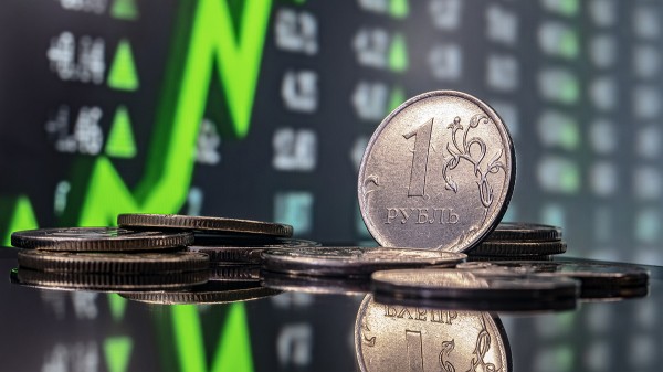 Финансовый аналитик Антонов спрогнозировал укрепление рубля после праздников
