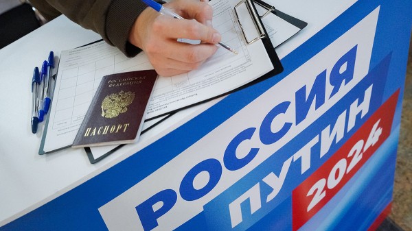 Массовая проверка собранных в поддержку Путина голосов началась в его штабе