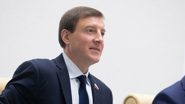 Турчак: Более миллиона подписей собрано в ЕР в поддержку выдвижения Путина Турчак: Более миллиона подписей собрано в ЕР в поддержку выдвижения Путина