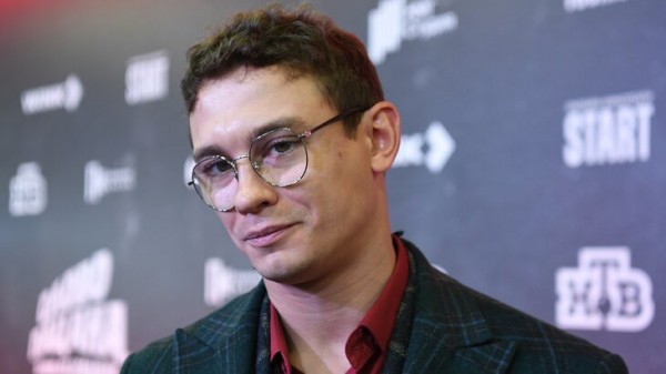 Актер Кологривый и ведущий Гордон устроили перепалку в эфире на Первом канале Актер Кологривый и ведущий Гордон устроили перепалку в эфире на Первом канале