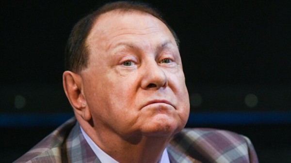 Директор "Ленкома" опроверг информацию о воспалении легких Директор "Ленкома" опроверг информацию о воспалении легких