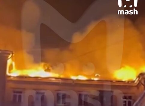 Движение транспорта по улице Черняховского на севере Москвы перекрыто из-за пожара