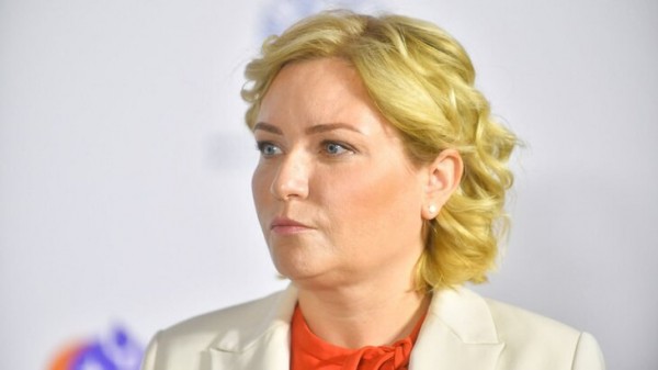 Любимова поздравила россиян с Днем защитника Отечества Любимова поздравила россиян с Днем защитника Отечества