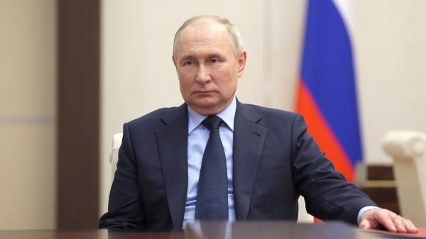 Путин пообещал создать туристическую инфраструктуру во всех нацпарках России Путин пообещал создать туристическую инфраструктуру во всех нацпарках России