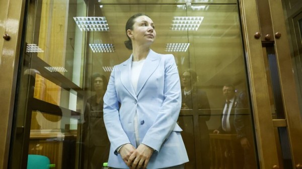 Адвокат Блиновской: имущество семьи блогера выставили на продажу