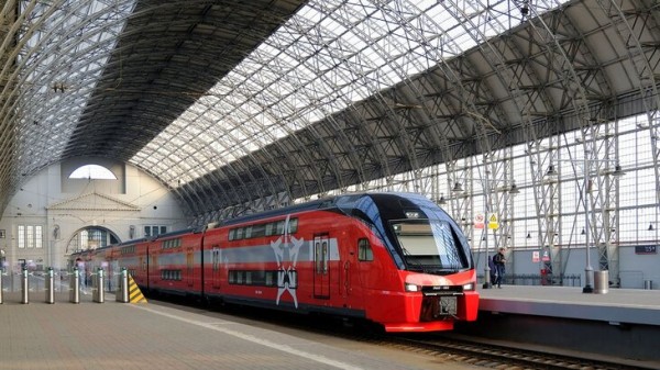 Поезда "Аэроэкспресса" курсируют штатно в условиях штормового ветра в Москве