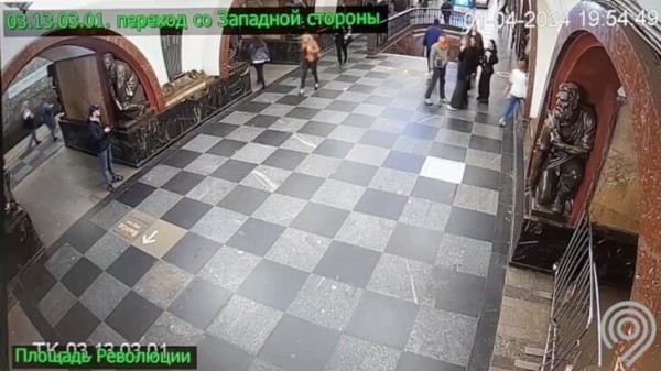 Станции "Площадь Революции", "Театральная" и "Охотный Ряд" работают штатно Станции "Площадь Революции", "Театральная" и "Охотный Ряд" работают штатно