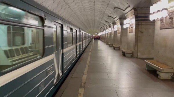 Движение на красной ветке метро полностью восстановлено после технического сбоя Движение на красной ветке метро полностью восстановлено после технического сбоя