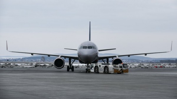 Сообщивший о неполадках Airbus A321 приземлился в Шереметьево Сообщивший о неполадках Airbus A321 приземлился в Шереметьево