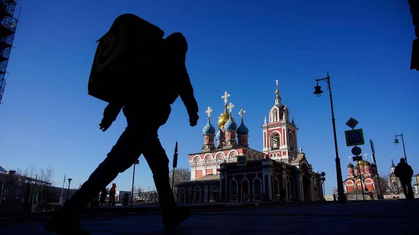 Курьер на электросамокате сбил женщину на северо-востоке Москвы Курьер на электросамокате сбил женщину на северо-востоке Москвы