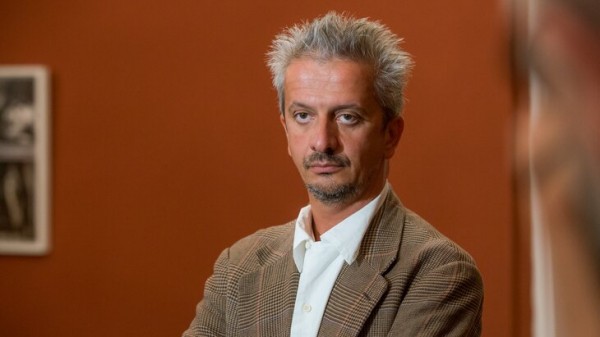 Богомолов не будет объединять Театр Виктюка и Театр на Бронной Богомолов не будет объединять Театр Виктюка и Театр на Бронной