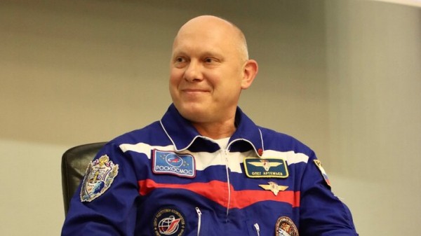 Космонавт Артемьев рассказал столичным студентам о том, можно ли вести соцсети на МКС
