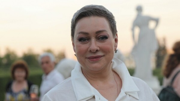 Актриса Аронова опровергла слухи о своей госпитализации Актриса Аронова опровергла слухи о своей госпитализации