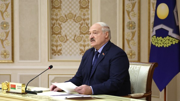 Лукашенко прибыл в Санкт-Петербург Лукашенко прибыл в Санкт-Петербург