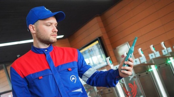 Сотрудники метро Москвы работают в усиленном режиме из-за жары