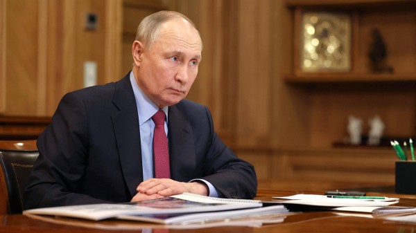 Переговоры Путина и Алиева в узком составе проходят в Баку