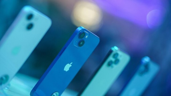 Инсайдер Проссер заявил о планах Apple заменить линейку Plus новым тонким iPhone Air