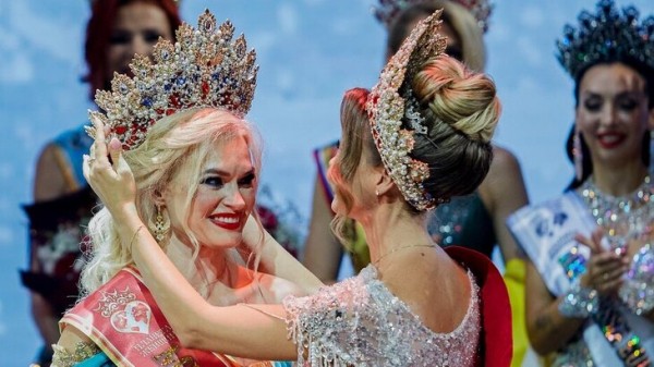 "Миссис Россия – 2024" стала мать троих детей Людмила Рожнева "Миссис Россия – 2024" стала мать троих детей Людмила Рожнева