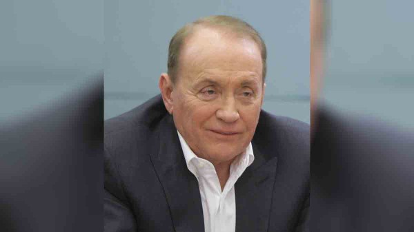 Путин отправил венок на церемонию прощания с Масляковым Путин отправил венок на церемонию прощания с Масляковым