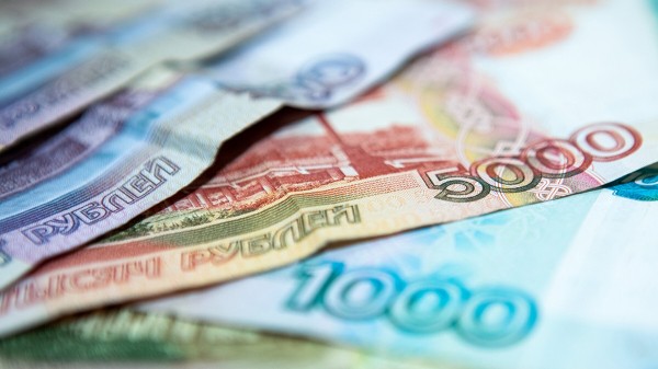 Экономист Иванова-Швец рассказала, кому в России повысят зарплату с октября