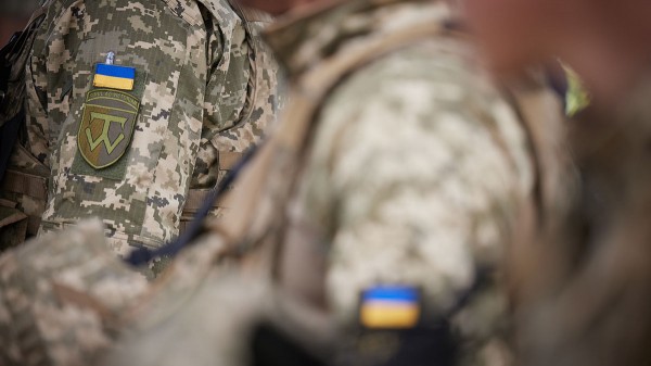 ВСУ подбили в Курской области ехавший сдаваться на БМП CV-90 украинский экипаж