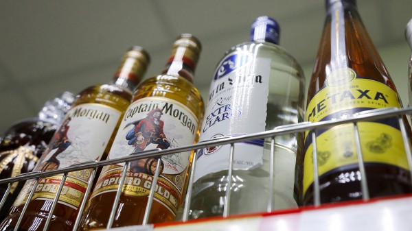 В России могут ввести запрет на продажу и употребление алкоголя лицами до 21 года