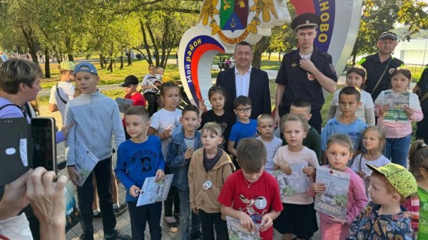 Замначальника МЖД Потапов рассказал детям и взрослым о правилах дорожного движения