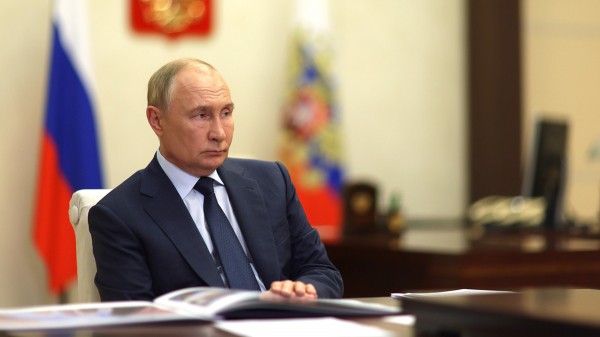 Переговоры Путина с президентом ОАЭ начались в Кремле Переговоры Путина с президентом ОАЭ начались в Кремле