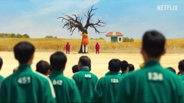 Дэвид Финчер снимет англоязычный сериал по мотивам "Игры в кальмара" Дэвид Финчер снимет англоязычный сериал по мотивам "Игры в кальмара"