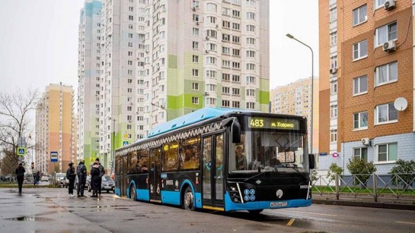 Автобусные и электробусные маршруты изменились в 11 районах Москвы