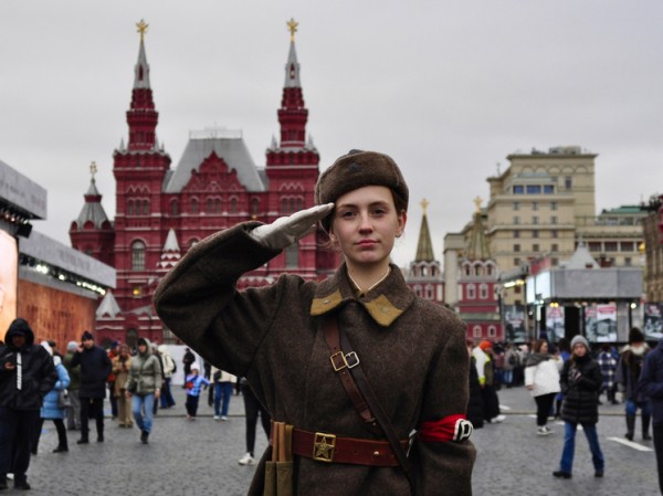 На Красной площади открылась интерактивная выставка о параде 1941 года