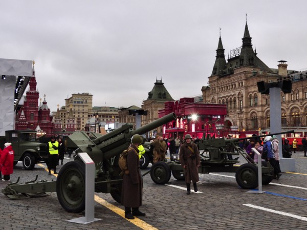 На Красной площади открылась интерактивная выставка о параде 1941 года