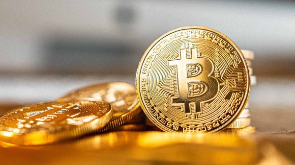 Курс биткоина вновь обновил рекорд, приблизившись к 98 тысячам долларов Курс биткоина вновь обновил рекорд, приблизившись к 98 тысячам долларов