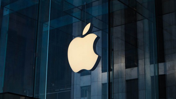 &laquo;На благо страны&raquo;: в Госдуме призвали взламывать гаджеты Apple