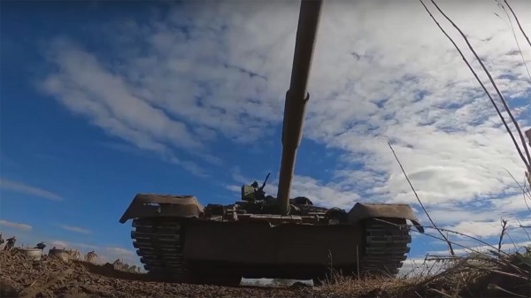 ВСУ травили газом двух российских военных, которые сутки отбивали их атаку ВСУ травили газом двух российских военных, которые сутки отбивали их атаку