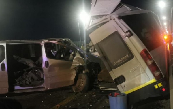 Шесть человек пострадали при столкновении двух автобусов в Краснодарском крае Шесть человек пострадали при столкновении двух автобусов в Краснодарском крае