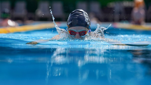 Россиянин Мирон Лифинцев выиграл чемпионат мира по плаванию на дистанции 100 метров