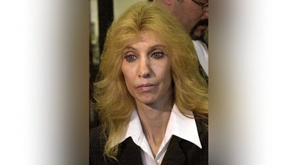 TMZ: мать рэпера Эминема Дебби Нельсон умерла от рака легких TMZ: мать рэпера Эминема Дебби Нельсон умерла от рака легких