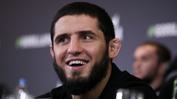 Ислам Махачев победил Ренато Майкано на чемпионате UFC 311 в Лос-Анджелесе Ислам Махачев победил Ренато Майкано на чемпионате UFC 311 в Лос-Анджелесе