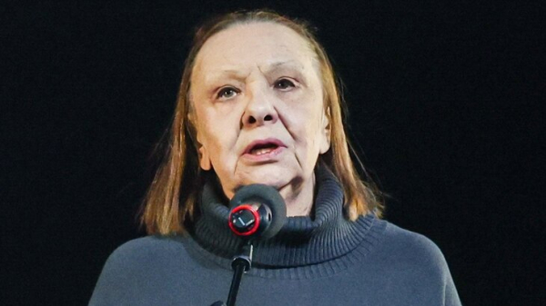 Актриса Тенякова не примет участия в спектакле МХТ "Говорит Москва" из-за болезни Актриса Тенякова не примет участия в спектакле МХТ "Говорит Москва" из-за болезни