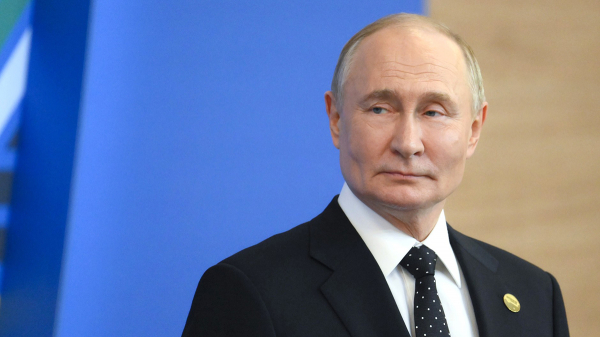 Путин поздравил женщин в России с 8 Марта Путин поздравил женщин в России с 8 Марта