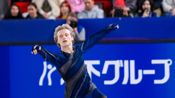 Американский фигурист с русскими корнями Илья Малинин вновь стал чемпионом мира Американский фигурист с русскими корнями Илья Малинин вновь стал чемпионом мира