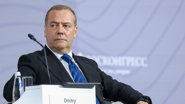 Медведев предрек, что буферная зона займет почти всю территорию Украины Медведев предрек, что буферная зона займет почти всю территорию Украины
