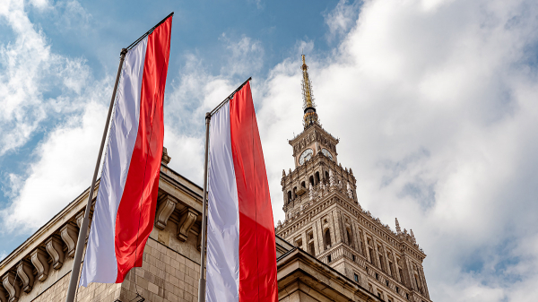 Польша передала РФ ноту протеста из-за демонтажа барельефов под Тверью