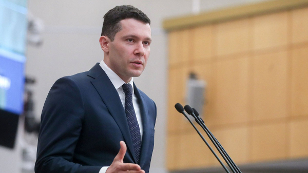 Глава Минпромторга Алиханов выступил за &laquo;тотальный&raquo; запрет вейпов в России