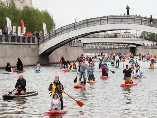 Масштабный праздник на воде &laquo;Две реки&raquo; прошел в Москве