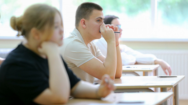 У школьницы, снимавшей задания ЕГЭ на «умные» очки, аннулировали результаты У школьницы, снимавшей задания ЕГЭ на «умные» очки, аннулировали результаты