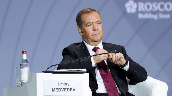 Медведев: Рютте прав лишь в том, что ему придется выучить русский язык Медведев: Рютте прав лишь в том, что ему придется выучить русский язык